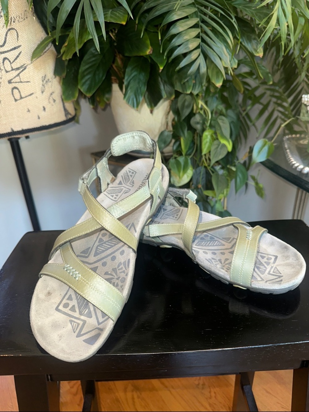 Merrell Blue Dove  Women's leather Strappy Hiking Sandals size 9 EUC